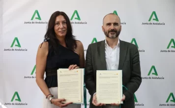 La Junta y la Fundación Orange lanzan un programa formativo para impulsar las competencias digitales de las mujeres víctimas de violencia de género