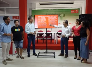 EL PSOE denuncia el ‘tijeretazo’ de la Junta de Andalucía a los planes de empleo en Málaga