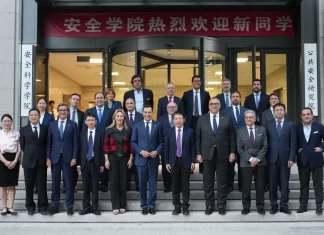 Juanma Moreno fortalece lazos con China durante su visita al campus de la Universidad de Tsinghua en Pekín Juanma Moreno fortalece lazos con China durante su visita al campus de la Universidad de Tsinghua en Pekín