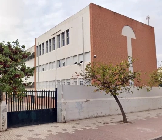 Educación renueva la red de suministro de agua potable del IES Emilio Prados de Málaga por más de 128.000 euros
