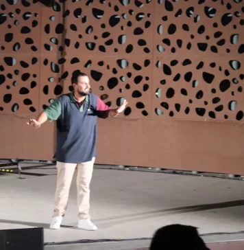 El reconocido humorista Juan Amodeo llena El Portón con su divertido show