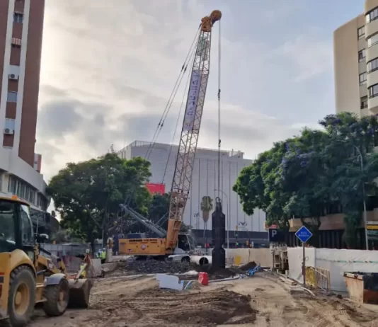 La ejecución de las pantallas del túnel de Metro de Málaga al nuevo hospital llega a la calle Hilera