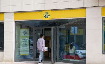 CCOO advierte de que Correos necesita un 40 % más de plantilla en Málaga para afrontar con garantías las elecciones andaluzas y el proceso de regularización de personas migrantes