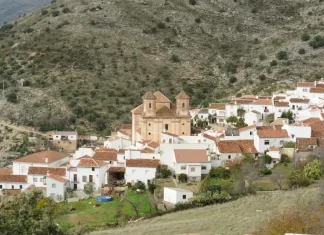 La Diputación destina a Alpandeire 78.000 euros para la mejora del polideportivo municipal y el arreglo de un camino rural Alpandeire