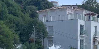 Medio centenar de niños de la provincia participan en la jornada acuática de la Diputación ‘Nada y disfruta en el agua’ en Gaucín