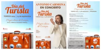 Torrox celebra el Día del Turista con reconocimientos a empresarios del municipio y la actuación estelar de Antonio Carmona