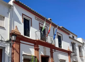 La delegada de Administración Local destaca en Benarrabá la contribución del PFEA en la lucha contra la despoblación La delegada de Administración Local destaca en Benarrabá la contribución del PFEA en la lucha contra la despoblación