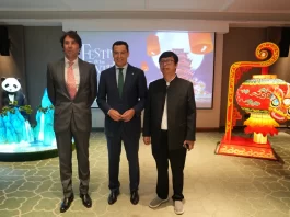 Juanma Moreno Asiste a la Presentación de un Parque de Luces de Ximenez Group en China Juanma Moreno Asiste a la Presentación de un Parque de Luces de Ximenez Group en China