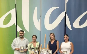 Almogía celebra el Día de la Almendra con la degustación de 200 kilos de este fruto