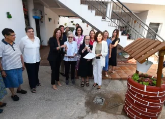 La Junta entrega dos viviendas a las Hermanas Filipenses para alojar a madres en riesgo de exclusión La Junta entrega dos viviendas a las Hermanas Filipenses para alojar a madres en riesgo de exclusión