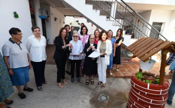La Junta entrega dos viviendas a las Hermanas Filipenses para alojar a madres en riesgo de exclusión