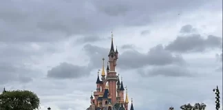 La Banda de Música de Alhaurín de la Torre Brilla en Disneyland París con Pasodobles Españoles