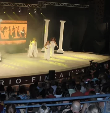 Éxito rotundo en la clausura del XVIII Portón del Teatro con ‘Hércules, un musical de leyenda’ Éxito rotundo en la clausura del XVIII Portón del Teatro con 'Hércules, un musical de leyenda'