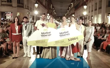 Maribel Yébenes premia a los mejores modelos de la Pasarela Larios