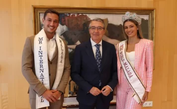 Francisco Salado Recibe a los Representantes de Málaga en los Certámenes de Belleza