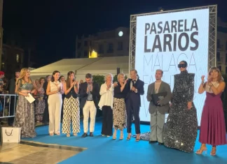 Málaga de Moda otorga el premio Talento y Creatividad 2024 al diseñador malagueño Raúl Doña durante la 13ª edición de la Pasarela Larios