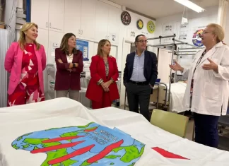 Visita de María del Carmen Castillo y Carolina España a las nuevas instalaciones del IES Santa Bárbara