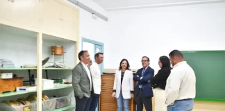 Navarro destaca el compromiso de la Junta con la educación “dando prioridad tanto a los grandes municipios como a los más pequeños”