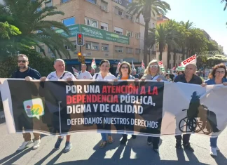 IU exige a Moreno Bonilla (PP) que “deje de recortar e incumplir la ley de Dependencia” y garantice el “derecho a los cuidados”