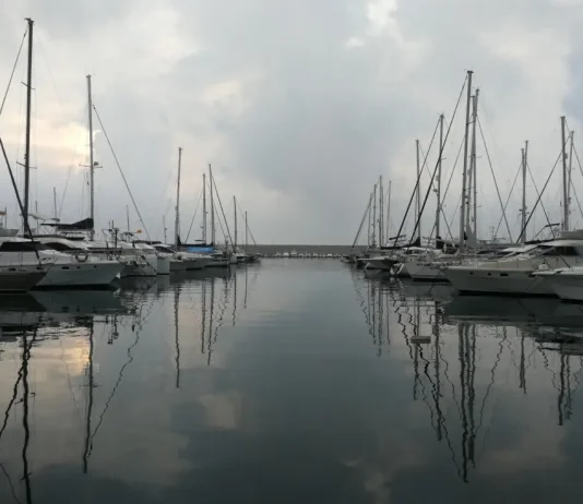 La Junta licita por 600.000 euros la construcción de cuartos de armadores en el puerto de Fuengirola