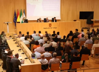 Salado destaca que el proyecto para digitalizar la gestión del agua en 71 pueblos es primordial para actuar contra la sequía