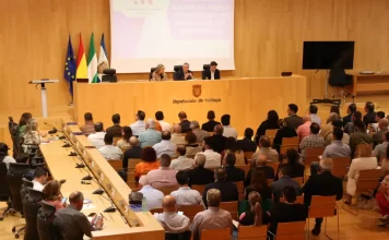Salado destaca que el proyecto para digitalizar la gestión del agua en 71 pueblos es primordial para actuar contra la sequía