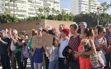 IU exige junto a la vecindad la apertura inmediata del Parque del Oeste frente a un PP que “privatiza hasta el aire”
