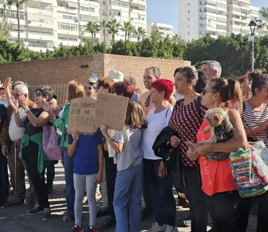 IU exige junto a la vecindad la apertura inmediata del Parque del Oeste frente a un PP que “privatiza hasta el aire”