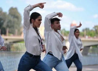 Un baile por abandolaos abre el programa del Día del Flamenco en Málaga desde el Muelle Uno