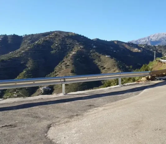 La Junta reabre la carretera entre Cómpeta y Torrox que resultó gravemente dañada por la última DANA