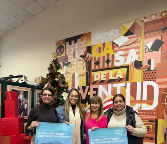 La delegada de Inclusión Social de la Junta visita la Casa de la Juventud de Alhaurín de la Torre