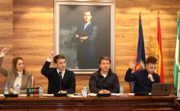 El pleno de Torrox aprueba por unanimidad solicitar al Gobierno de España una salida de la autovía para El Morche