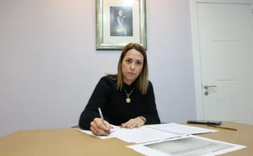 Paula Moreno acusa al PSOE de “mentir sobre las contrataciones temporales” en Torrox