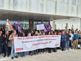 Concentración de protesta contra la escasa financiación de la Universidad Pública Andaluza
