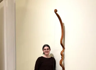 La exposición ‘Las niñas del Royo’, eje central del diálogo entre su autora Hodei Herreros y la especialista en arte Nuria Gómez Gabriel