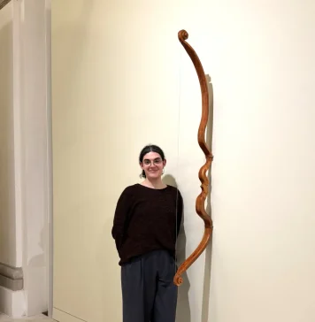 La exposición ‘Las niñas del Royo’, eje central del diálogo entre su autora Hodei Herreros y la especialista en arte Nuria Gómez Gabriel