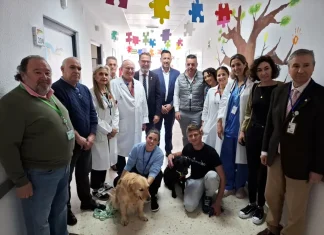 El Área Sanitaria Este de Málaga Axarquía inicia la sexta edición del programa de Terapia Asistida con Perros de la mano de Perruneando