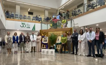 Pacientes ingresados en el Hospital Clínico de Málaga reciben la Esperanza en este viernes de Dolores