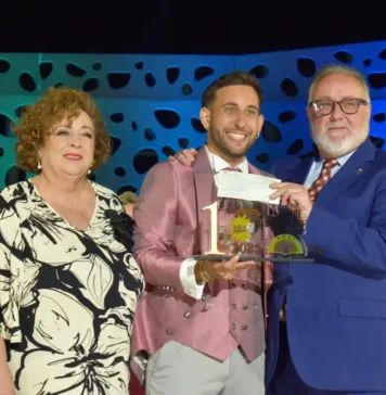 Juan Antonio Morales gana el XXI Certamen Torre de Coplas ‘Marifé de Triana’
