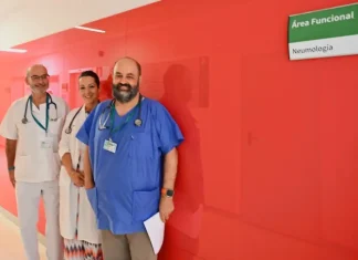 Más de 1.700 personas son atendidas cada año en el Hospital Clínico de Málaga para ayudarles a dejar de fumar