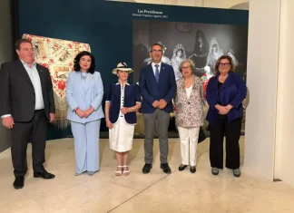 El Museo de Málaga acoge una exposición de Mantones de Manila de la colección Perraut