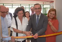 El delegado de Desarrollo Educativo inaugura la nueva aula específica del IES Gerard Brenan en Alhaurín de la Torre