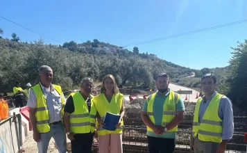 La Diputación repara una carretera en Villanueva de Algaidas para evitar que se inunde y se corte cuando llueve