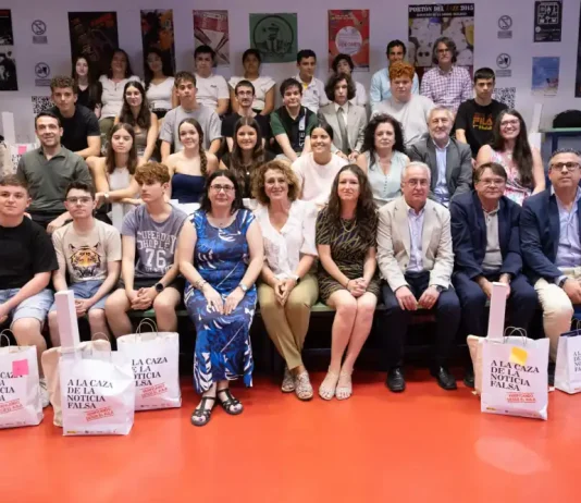 27 alumnos de secundaria de la provincia de Málaga ganan el concurso para desmentir bulos