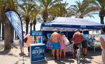 La Junta impulsa el consumo de pescado local en las playas malagueñas con la campaña “Mares que saben”