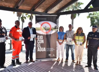 La Junta insta a las familias a no perder de vista a los menores cuando estén en el agua para prevenir ahogamientos
