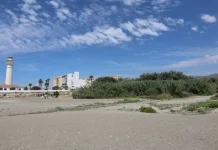 Sale a licitación la construcción de la pasarela sobre el río Torrox, clave para completar la Senda Litoral del municipio