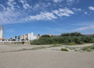 Sale a licitación la construcción de la pasarela sobre el río Torrox, clave para completar la Senda Litoral del municipio