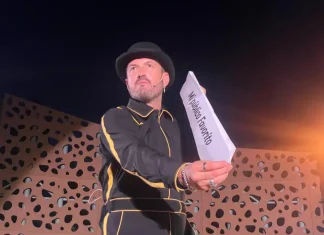 Álex O’Dogherty conquista El Portón con ‘Palabras mayores’, un espectáculo cargado de humor