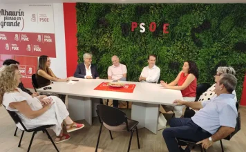 El PSOE anuncia que llevará varias iniciativas al Parlamento andaluz ante el bloqueo de la Ley de Dependencia por Moreno Bonilla «mientras mueren cinco malagueños al día esperando su valoración»